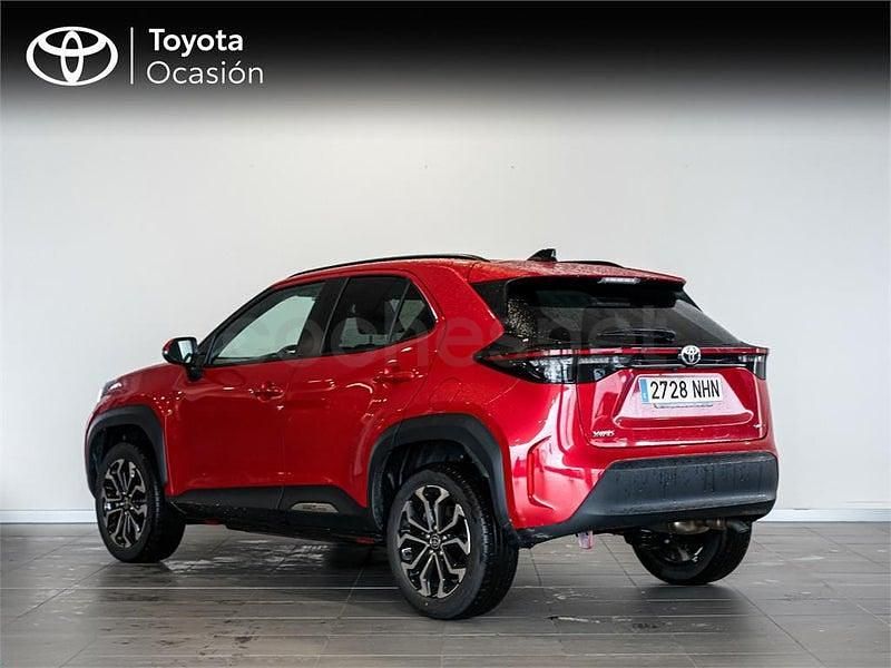 Usado Toyota Yaris Cross Active 130 CV (95 kW) 2025 Rojo SUV