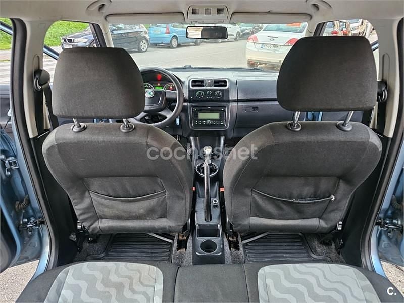 Usado Skoda Fabia Active 60 CV (44 kW) 2010 Azul Berlina