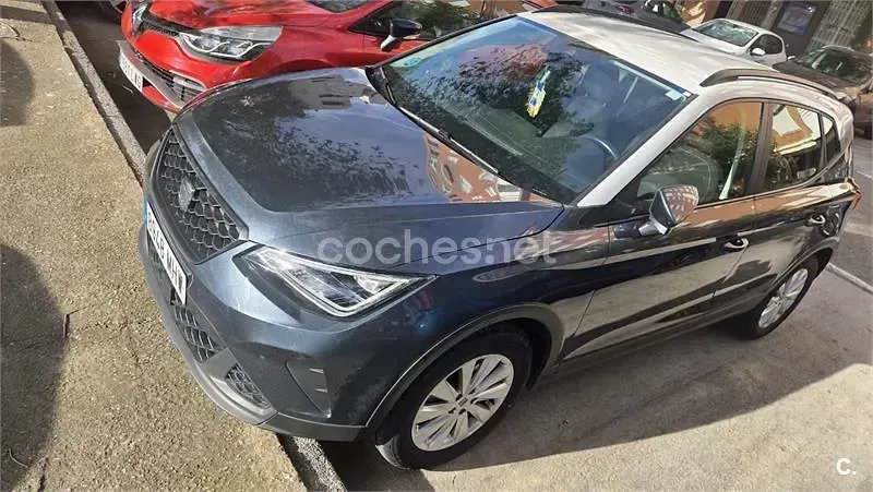 Usado Seat Arona Style 110 CV (80 kW) 2023 Negro SUV