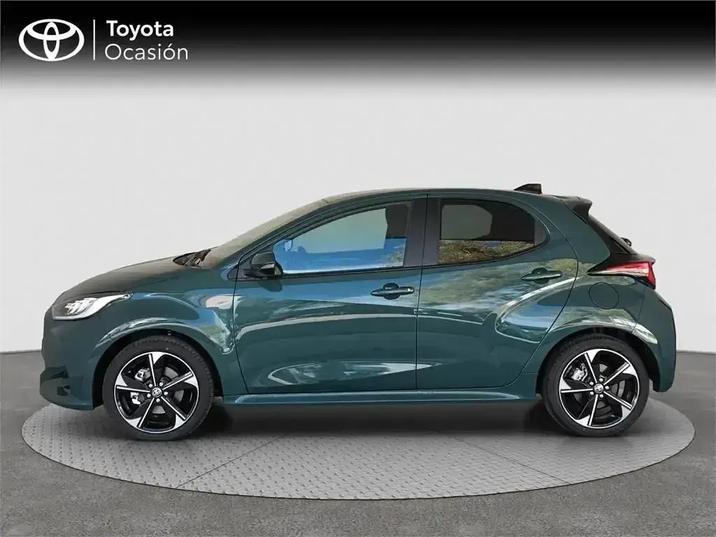 Używany Toyota Yaris Hybrid Style 116 KM (85 kW) 2025 Zielony Minivan