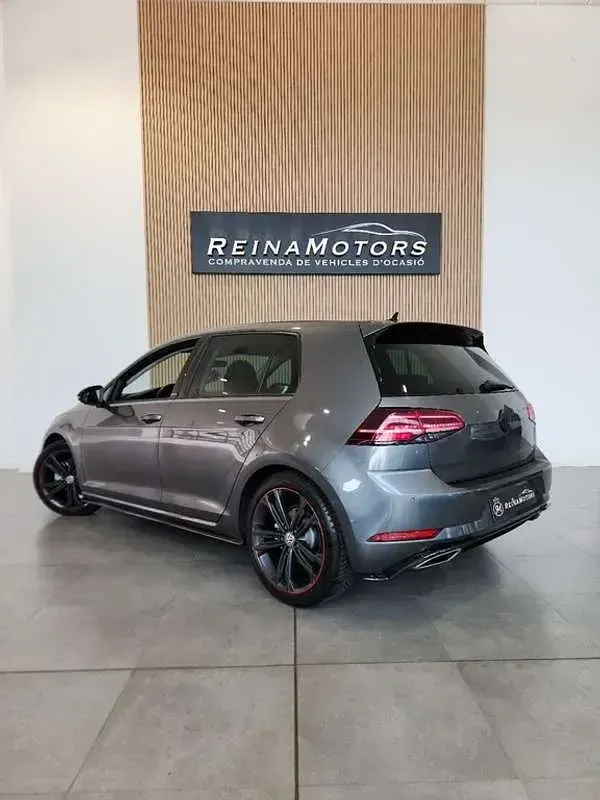 Usado VW Golf VII Sport 150 CV (110 kW) 2019 Gris Utilitario