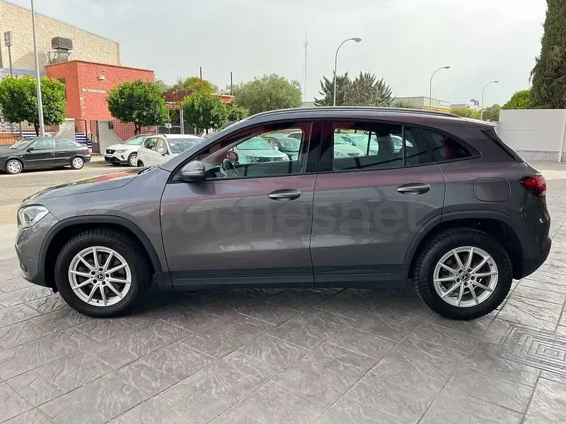 Usado Mercedes GLA200 150 CV (110 kW) 2021 Gris / plata SUV