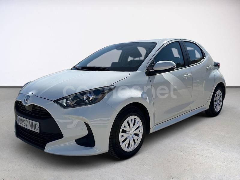 Blanco Usado 2023 Toyota Yaris Berlina | 18.509 € (Precio justo) - Imagen 1/4