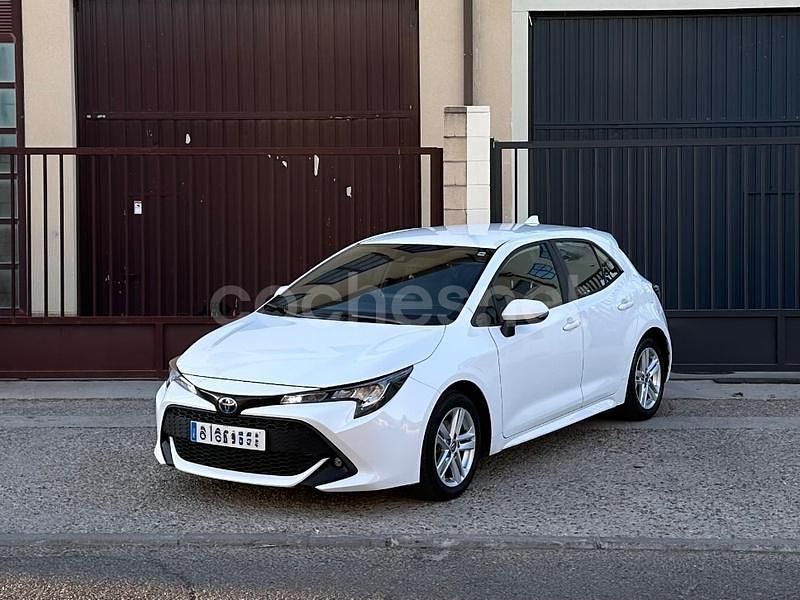 Usado Toyota Corolla Active 122 CV (89 kW) 2021 Blanco Berlina