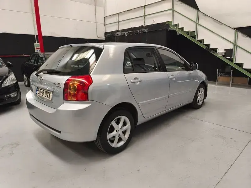 Usado Toyota Corolla Luna 116 CV (85 kW) 2006 Azul Berlina