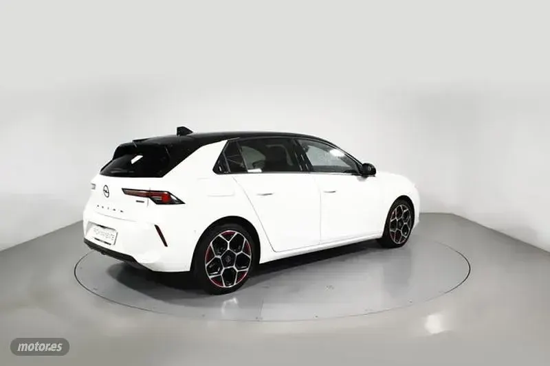 Usado Opel Astra 181 CV (133 kW) 2023 Blanco Utilitario