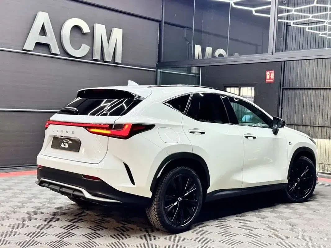 Usado Lexus NX300h Sport Line 306 CV (225 kW) 2022 Blanco SUV