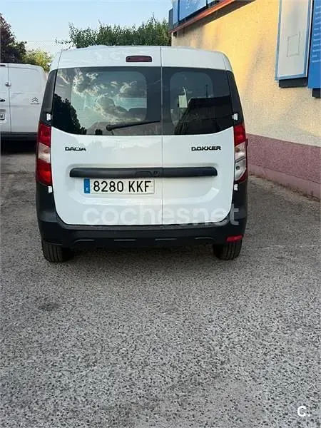 Usado Dacia Dokker Essentiel 102 CV (75 kW) 2018 Blanco Monovolumen