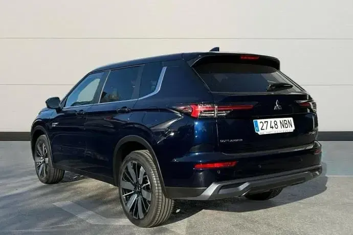 Usado Mitsubishi Outlander 306 CV (225 kW) 2024 SUV