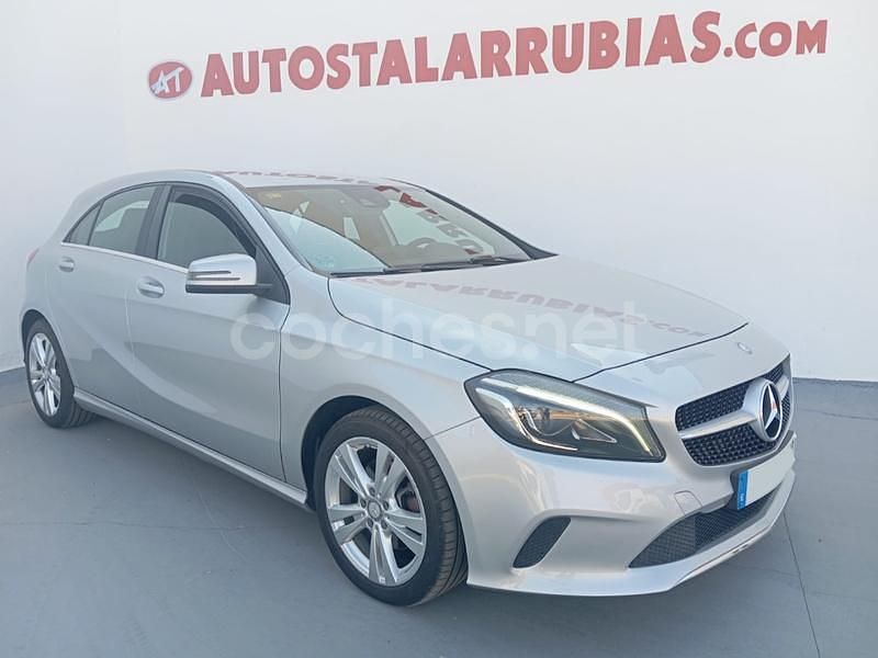 Usado Mercedes A200 150 CV (110 kW) 2019 Gris / plata Berlina