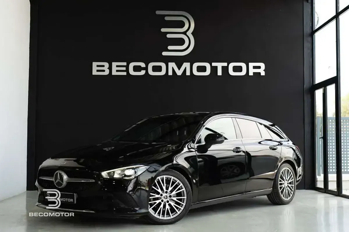 Usado Mercedes CLA200 Shooting Brake 150 CV (110 kW) 2022 Negro Familiar