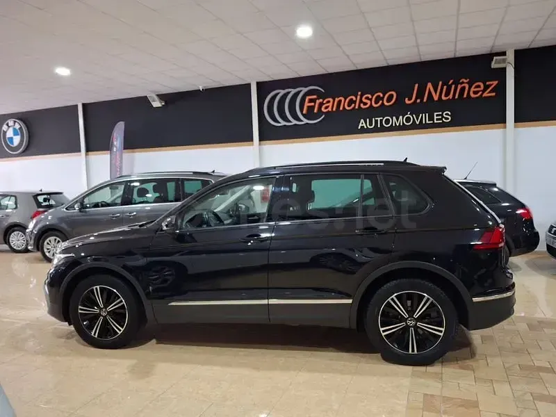 Usado VW Tiguan Life 150 CV (110 kW) 2021 Negro SUV