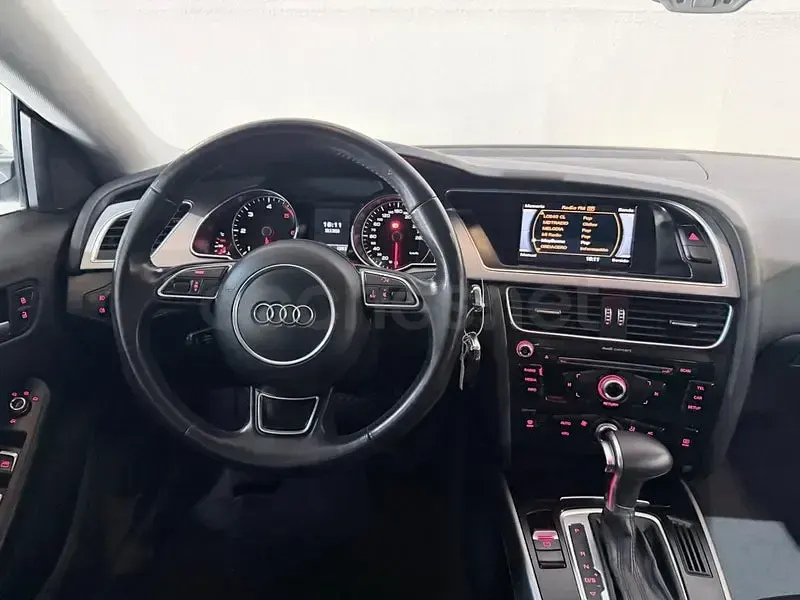 Usado Audi A5 Sportback Premium 177 CV (130 kW) 2013 Gris / plata Utilitario