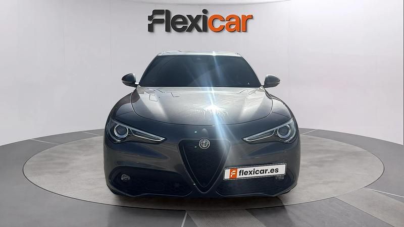 Usado Alfa Romeo Stelvio Sprint 162 CV (119 kW) 2022 Gris SUV