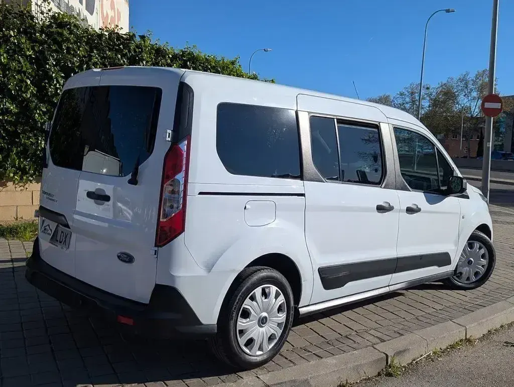 Usado Ford Transit Trend 119 CV (87 kW) 2020 Blanco Familiar