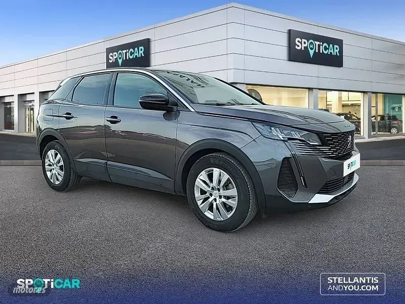 Usado Peugeot 3008 Active 130 CV (95 kW) 2022 Gris SUV