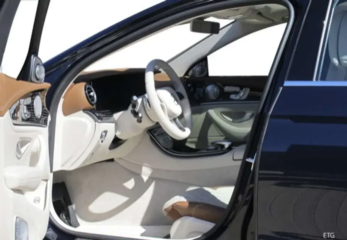 Käytetty Mercedes E220 194 HP (142 kW) 2019 Musta Sedan