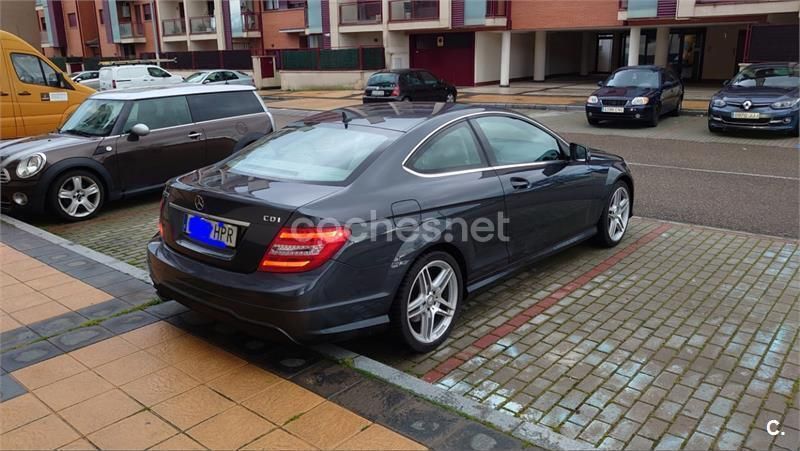Usado Mercedes C220 170 HP (125 kW) 2013 Cinzento Coupé