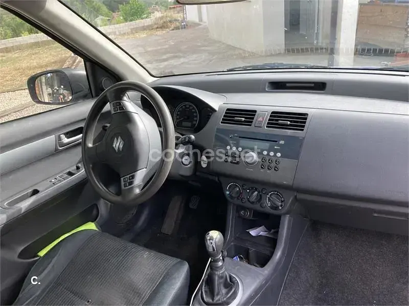 Usado Suzuki Swift GL 69 CV (50 kW) 2006 Azul Utilitario