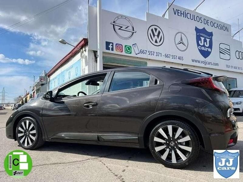 Usado Honda Civic Elegance 100 CV (73 kW) 2015 Marrón Utilitario