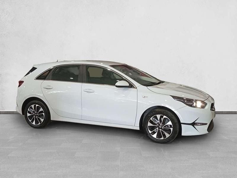 Usado Kia Ceed 101 CV (74 kW) 2024 Blanco Utilitario