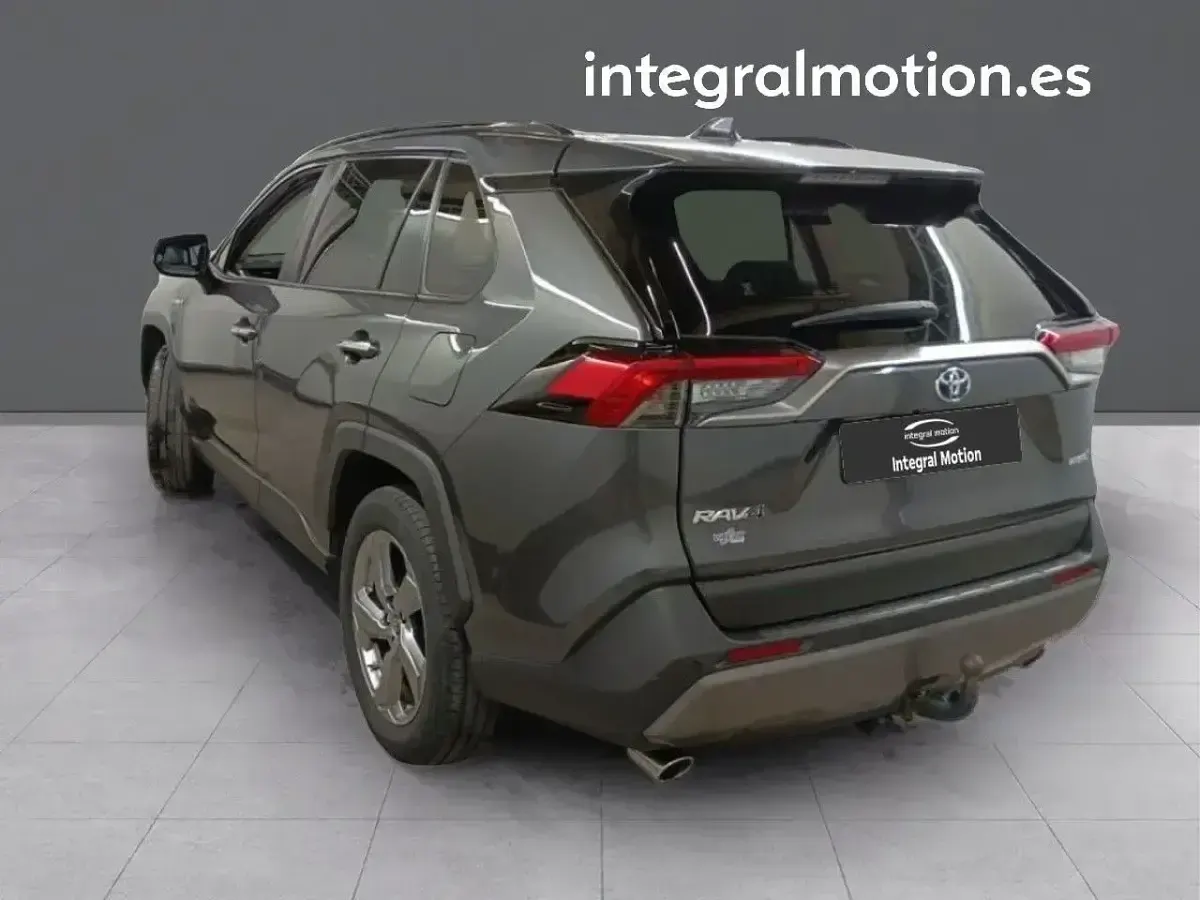 Käytetty Toyota RAV4 Hybrid Advance 218 HP (160 kW) 2020 Harmaa Katumaasturi