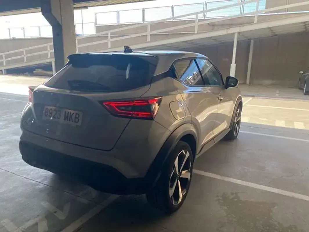 Usado Nissan Juke Tekna 114 CV (83 kW) 2023 Gris SUV