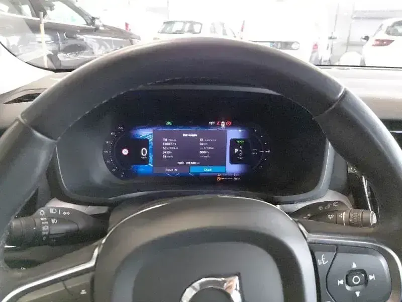 Usado Volvo V60 Core 351 CV (258 kW) 2022 Azul Familiar