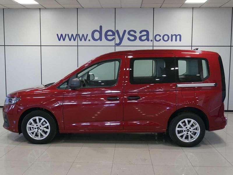 Usado Ford Tourneo Trend 102 CV (75 kW) 2025 Rojo Van