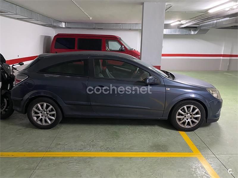 Usado Opel Astra GTC Enjoy 100 CV (73 kW) 2007 Azul Berlina