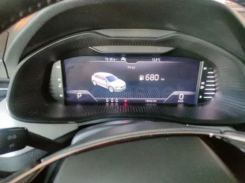 Usado Skoda Scala Style 150 CV (110 kW) 2021 Blanco Utilitario