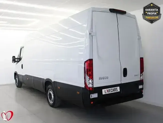Usado Iveco Daily 170 CV (125 kW) 2023 Blanco Berlina