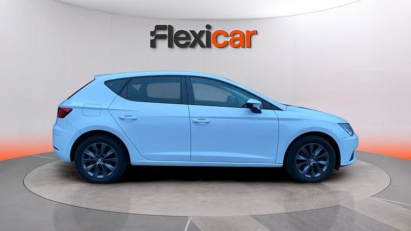 Usado Seat Leon Style 115 CV (84 kW) 2020 Gris Berlina