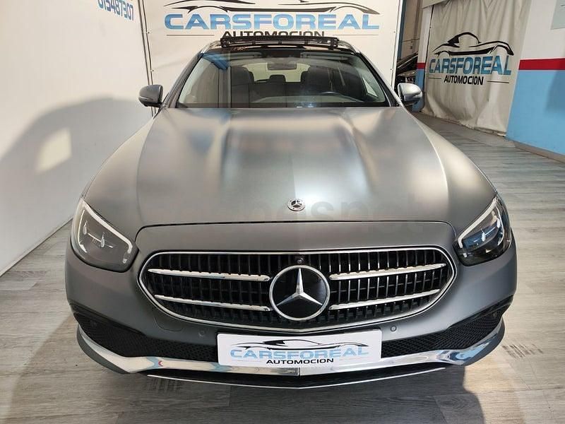 Usado Mercedes E300 306 CV (225 kW) 2021 Gris / plata Familiar