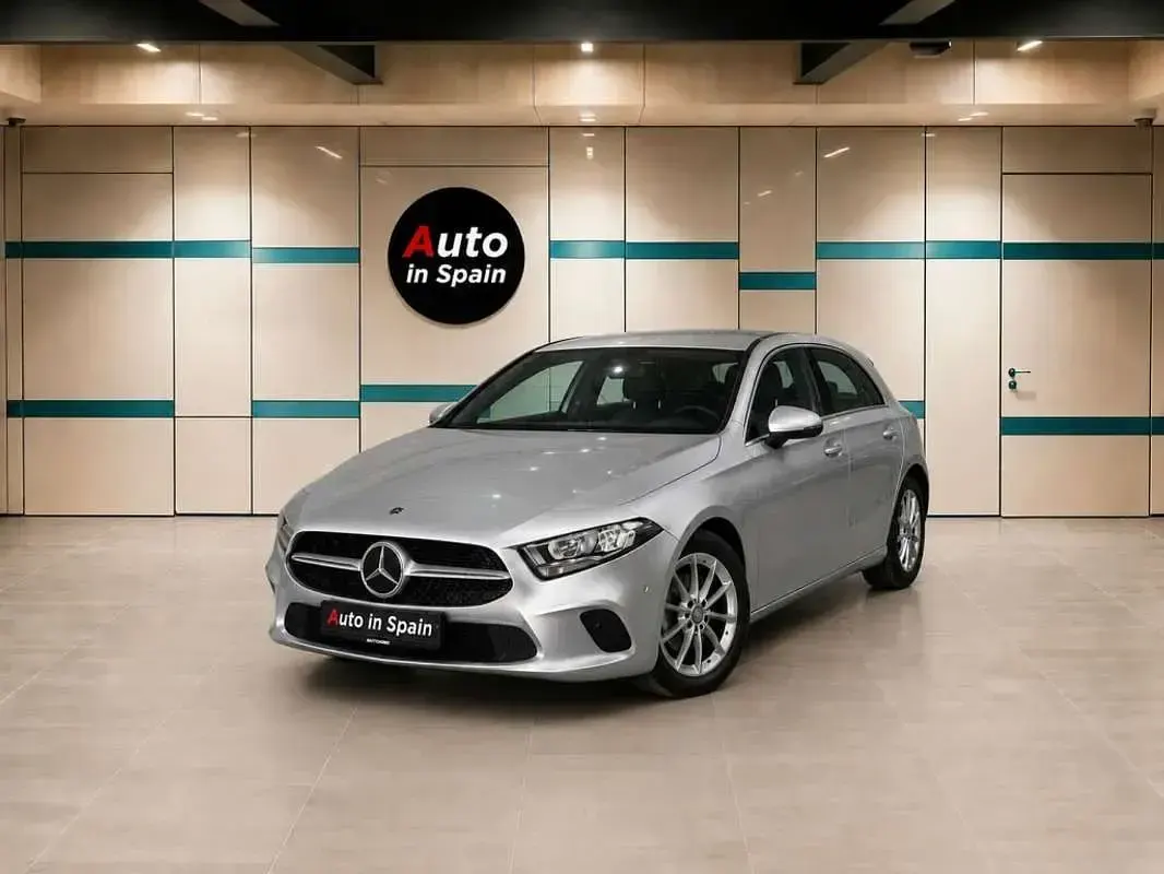 Usado Mercedes A200 163 CV (119 kW) 2019 Gris Utilitario
