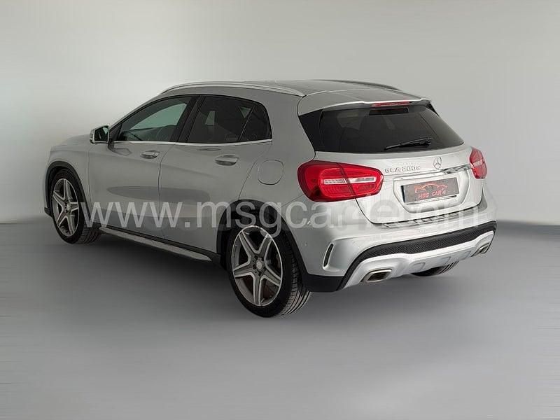 Usado Mercedes GLA200 AMG line 136 CV (100 kW) 2017 Gris / plata SUV