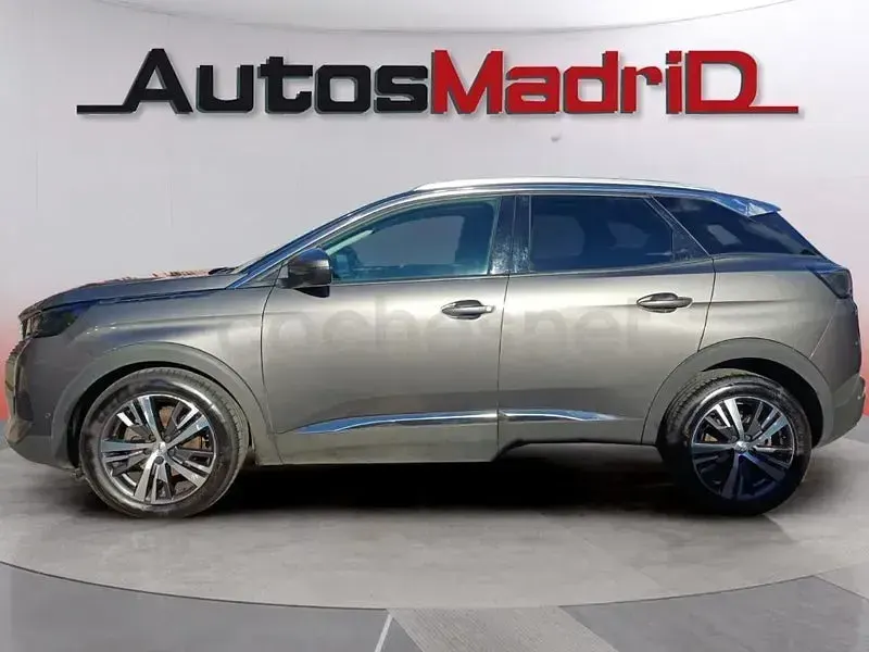 Usado Peugeot 3008 Allure 130 CV (95 kW) 2021 Gris / plata SUV