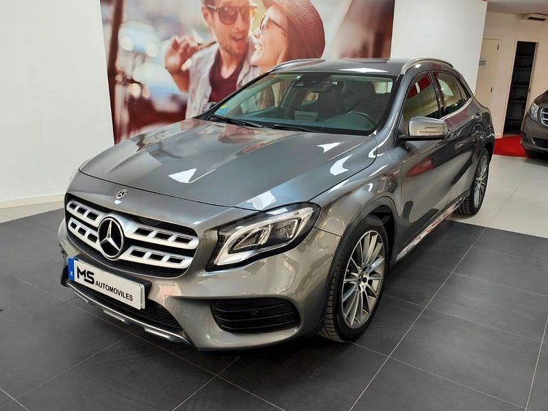 Usado Mercedes GLA200 163 CV (119 kW) 2020 Gris / plata SUV