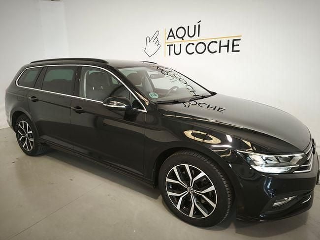 Usado VW Passat Executive 150 CV (110 kW) 2021 Negro Familiar