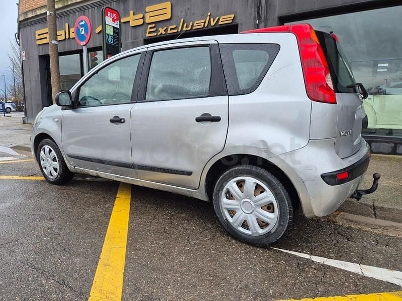 Usado Nissan Note Acenta 88 CV (64 kW) 2007 Gris / plata Utilitario