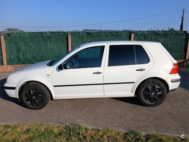 Usado VW Golf IV Conceptline 75 CV (55 kW) 2002 Blanco Berlina