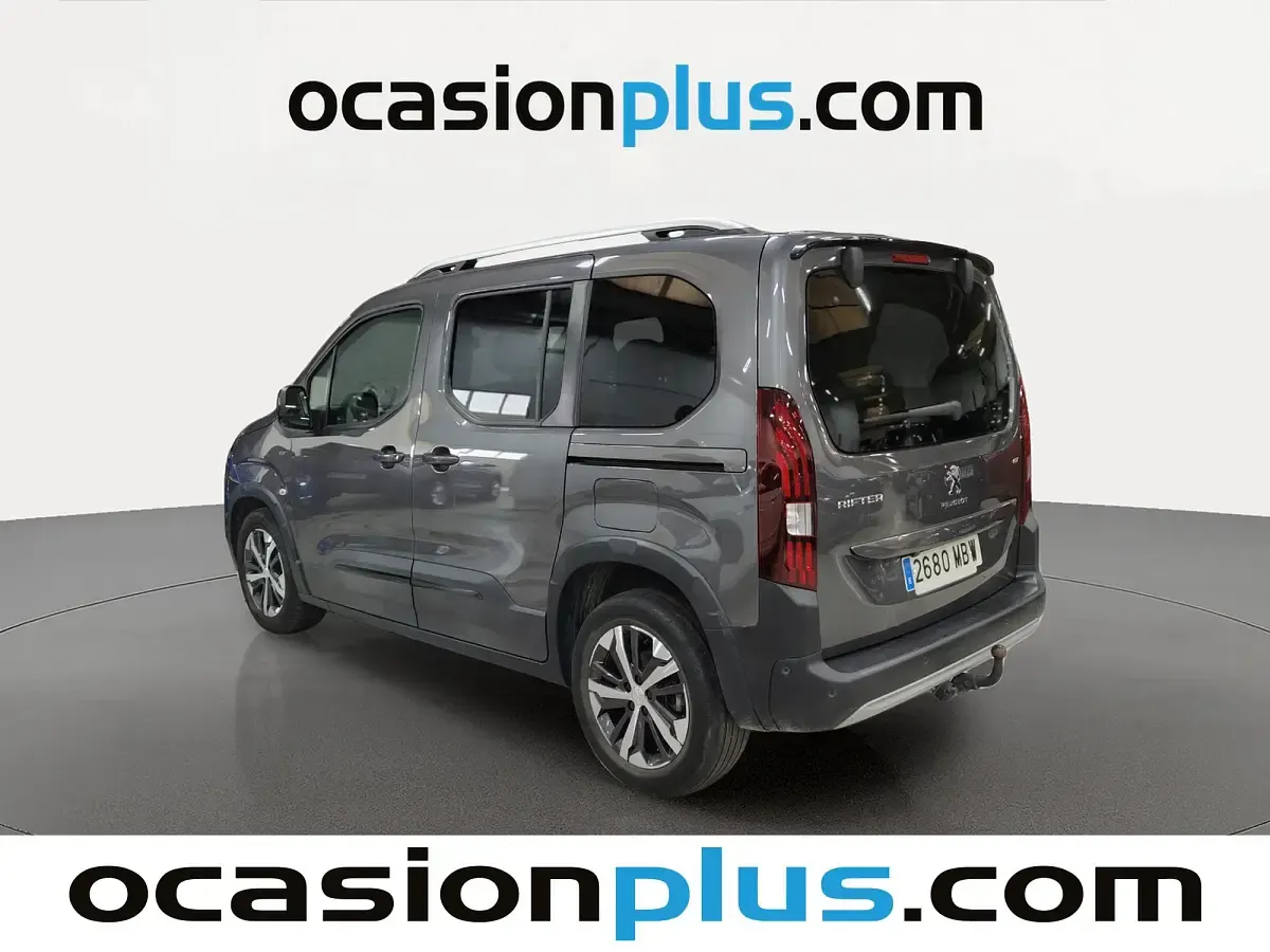 Usado Peugeot Rifter GT 131 CV (96 kW) 2022 Gris plata Monovolumen