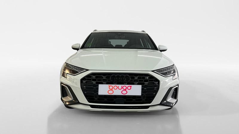 Usado Audi A3 Ambiente 150 CV (110 kW) 2024 Blanco Berlina