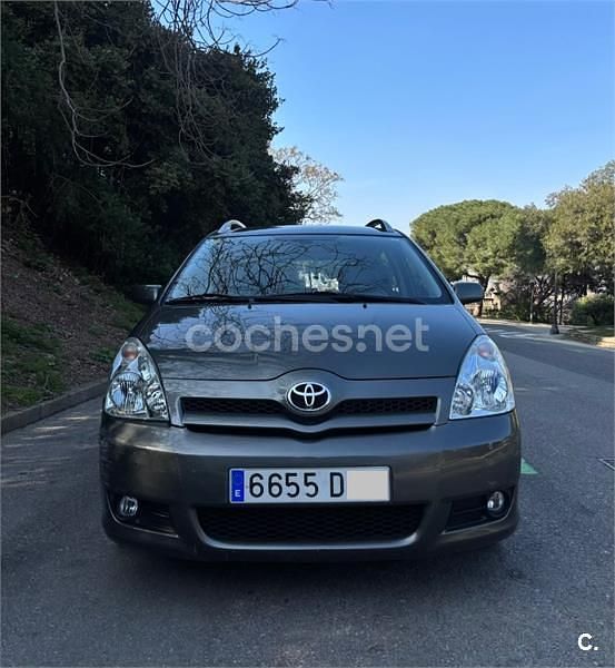 Usado Toyota Corolla Verso Sol 129 CV (94 kW) 2005 Gris / plata Monovolumen