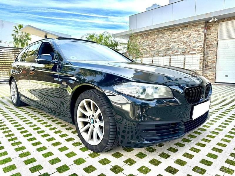 Usado BMW 520 Comfort Edition 190 CV (139 kW) 2016 Negro Familiar