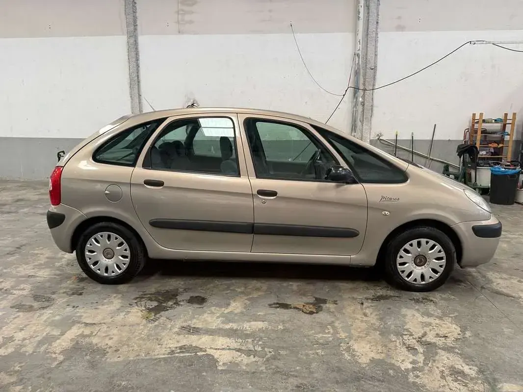 Usado Citroën Xsara 90 CV (66 kW) 2006 Marrón Monovolumen