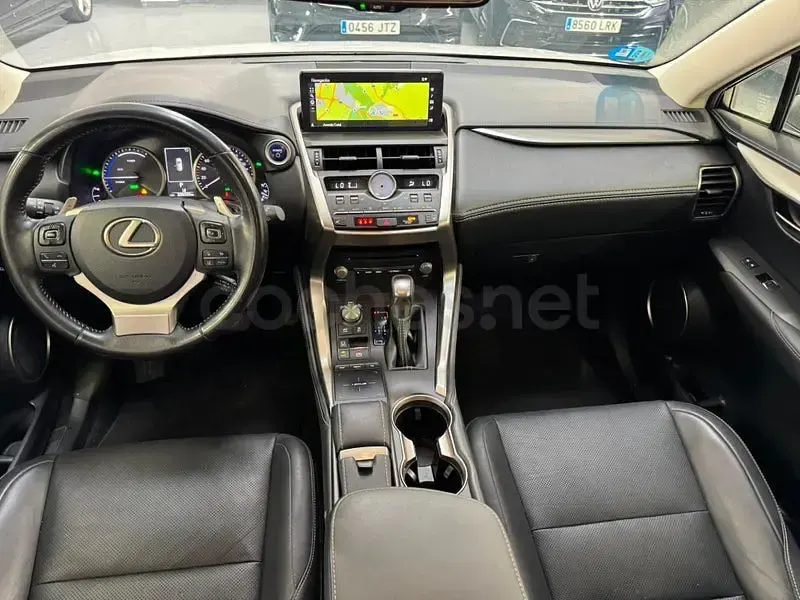 Usado Lexus NX300h Executive Line 197 CV (144 kW) 2018 Blanco SUV