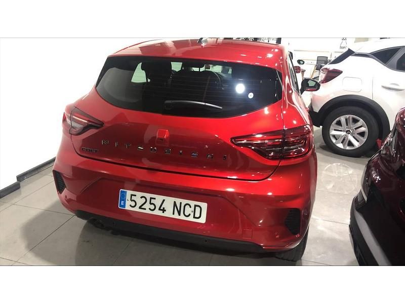 Usado Mitsubishi Colt Motion 90 CV (66 kW) 2025 Rojo Berlina