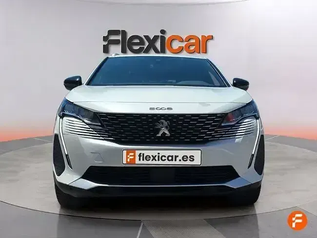 Usado Peugeot 5008 Allure 130 CV (95 kW) 2024 Blanco SUV