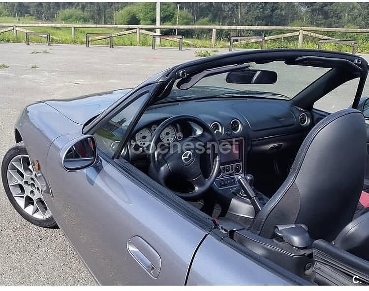 Usado Mazda MX5 110 CV (80 kW) 2005 Gris / plata Descapotable